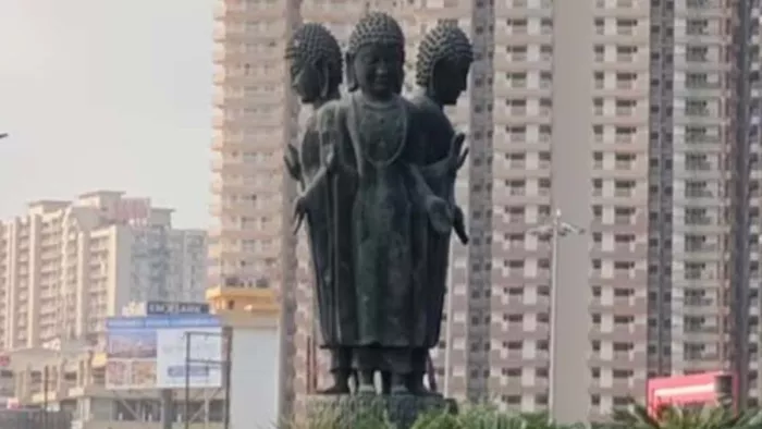 चार मूर्ति चौक से तिगरी रोटरी की सड़क पर काम जल्द शुरू होगा।