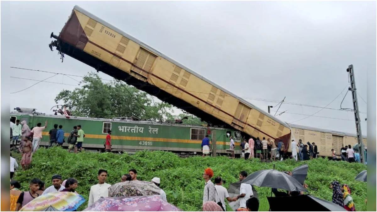 https://www.jagranimages.com/images/newimg/19062024/19_06_2024-kanchanjunga_express_train_accident_23742184.jpg