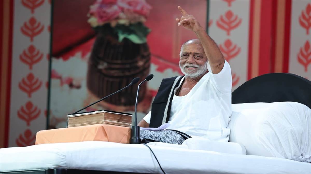 morari bapu on love and knowledge varanasi news