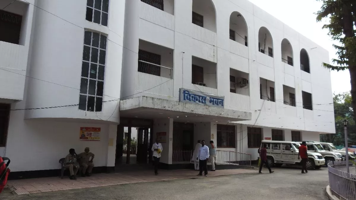 राष्ट्रीय पारिवारिक लाभ योजना से लाभ के लिए यूपी के तीन जिलों को मिले 2.10 करोड़