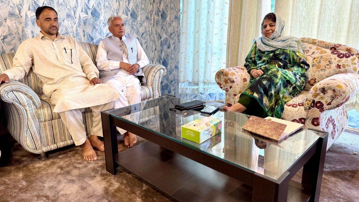 https://www.jagranimages.com/images/newimg/19062025/19_06_2025-mehbooba_mufti_11_23968293.jpg
