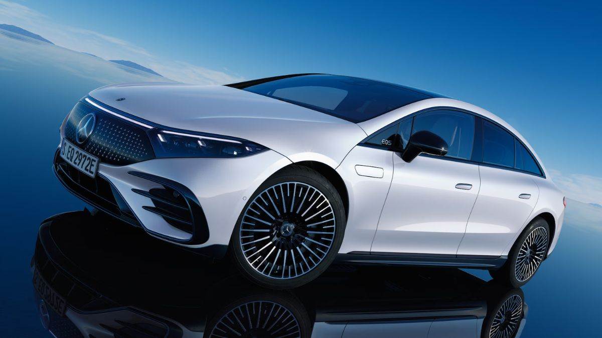 https://www.jagranimages.com/images/newimg/19062025/19_06_2025-mercedes-benz_eqs_23968360.jpg