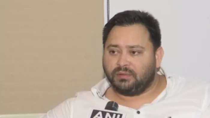 तेजस्वी यादव ने एनडीए गठबंधन पर कसा तंज। (जागरण)