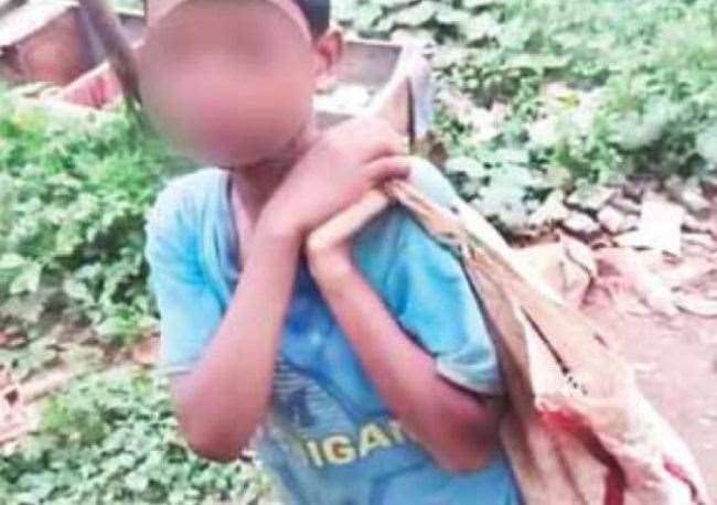 https://www.jagranimages.com/images/newimg/19072021/19_07_2021-minor_carrying_liquor_in_a_bag_21844141_81022156.jpg