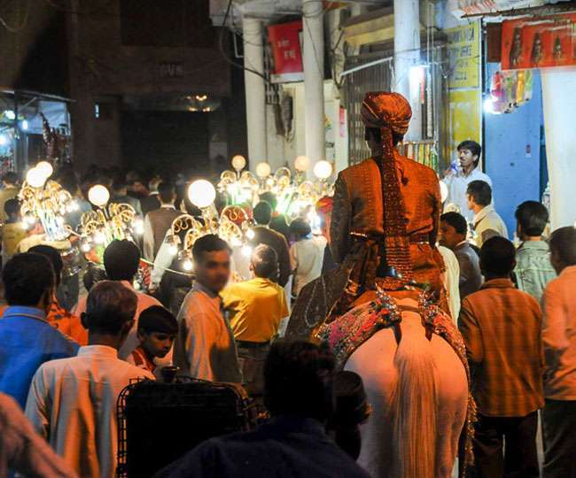 unique wedding news girl from bengal herself reached the boy house after breaking her father relationship got married before the due date in bihar buxar news
