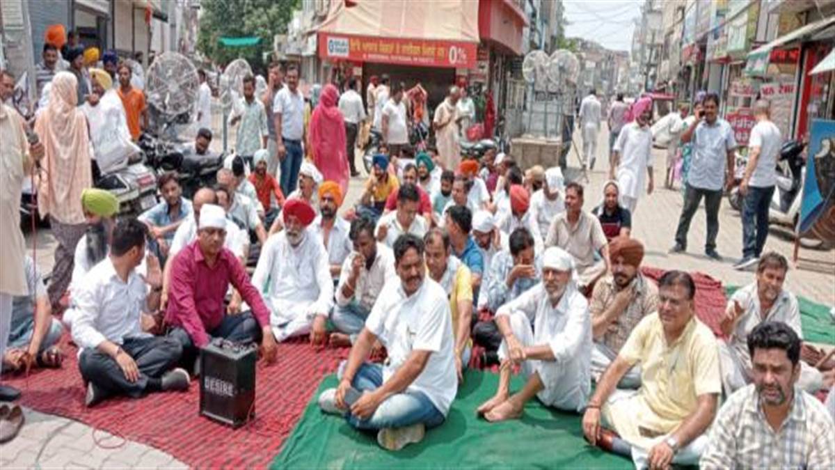 https://www.jagranimages.com/images/newimg/19072022/19_07_2022-19mkt_11_19072022_389-c-3_22905234_164017.jpg