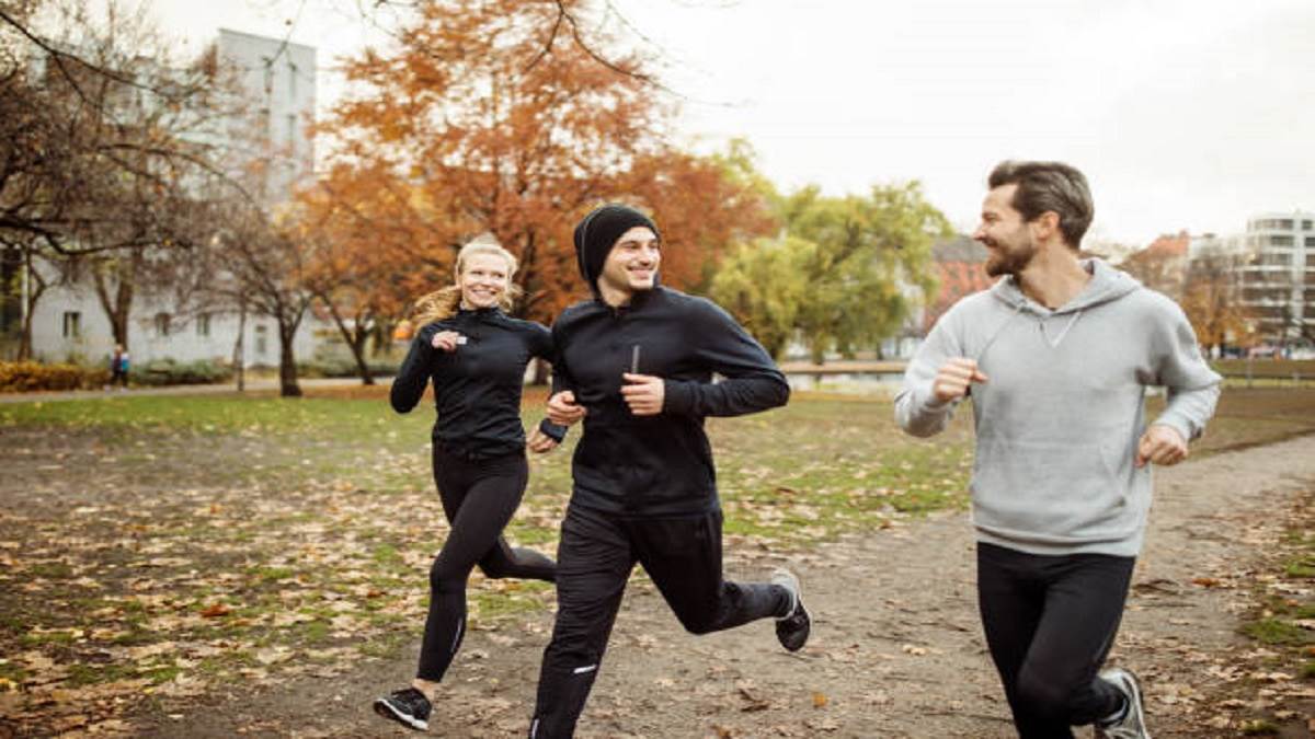 Tracksuit For Men: स्ट्रेचेबल के साथ ये ट्रेकसूट देंगे फुल फ्लेक्सिबिलिटी, एक्सरसाइज, रनिंग में होंगे आरामदायक