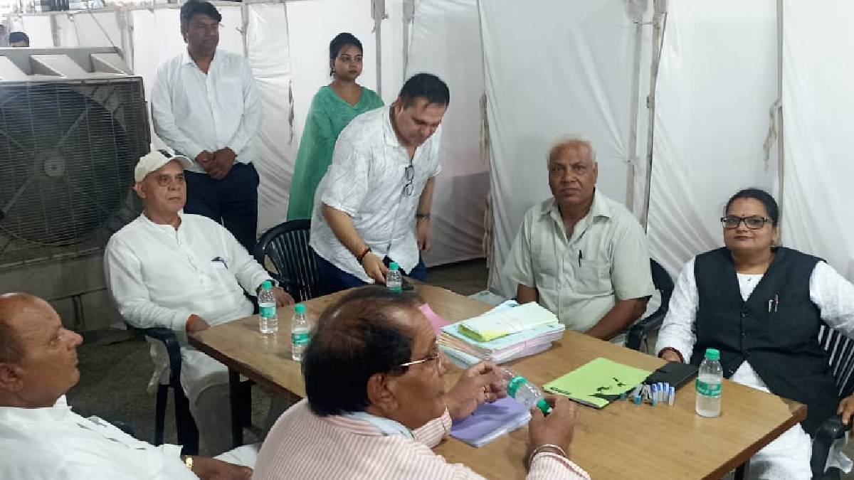 ncr elections for seven posts including president and secretary of ghaziabad bar association today voting from 8 am to 5 pm results will come today itself