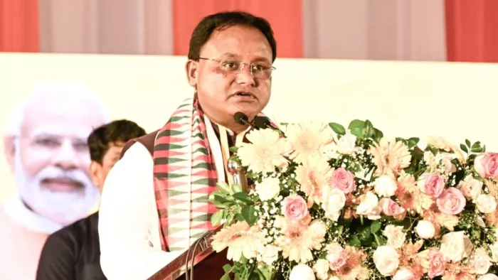अहमद बक्स सरकारी उच्च विद्यालय के हीरक जयंती समारोह में अपनी बात रखते मुख्यमंत्री मोहन चरण माझी