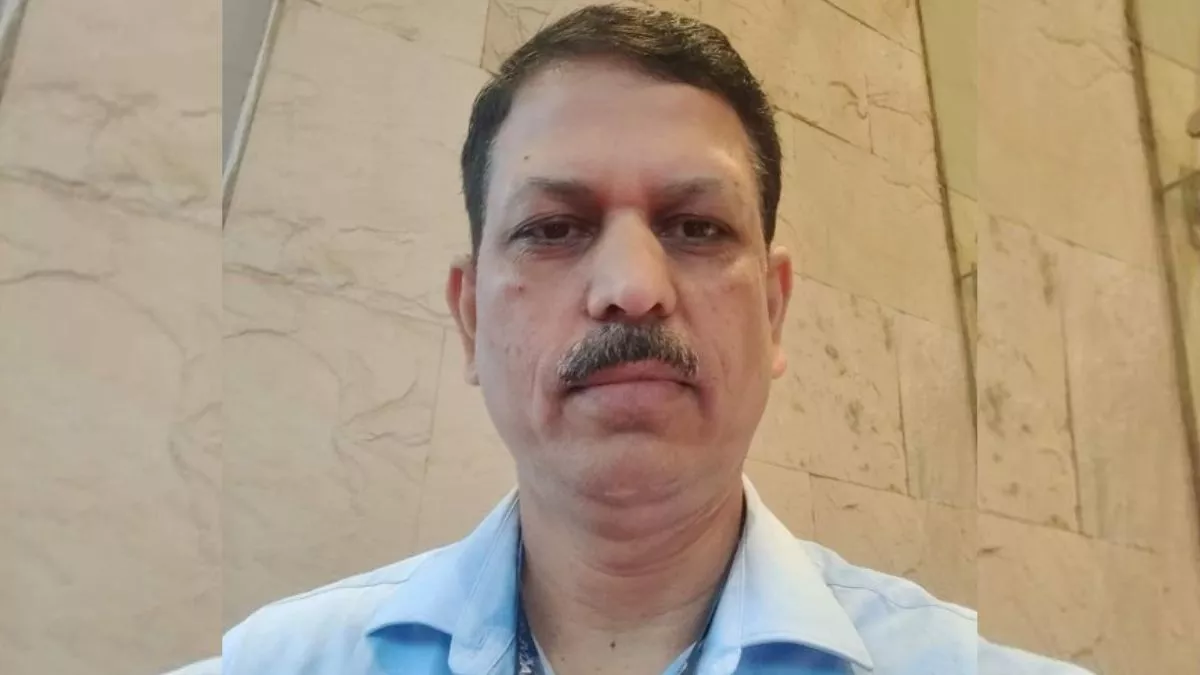 BHU ने वापस लिया फैसला: 55 दिनों बाद दोबारा कार्डियोलॉजी प्रमुख बने डॉ. ओमशंकर, अनशन पर बैठने के कारण हुई थी कार्रवाई