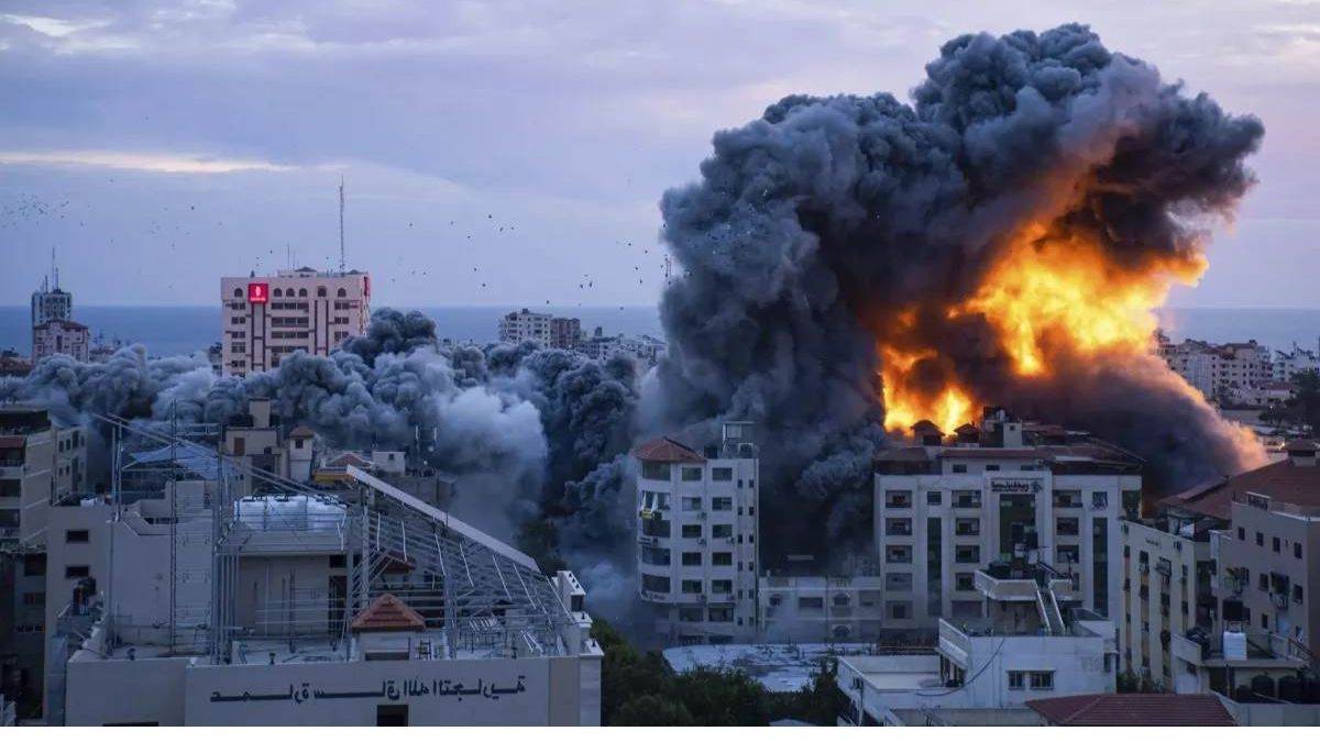 https://www.jagranimages.com/images/newimg/19072024/19_07_2024-houthi_drone_attack_23761470.jpg