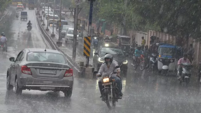 आगरा में बारिश ने थोड़ी राहत दी है। जागरण