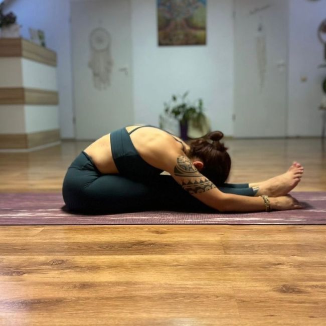 paschimottanasana