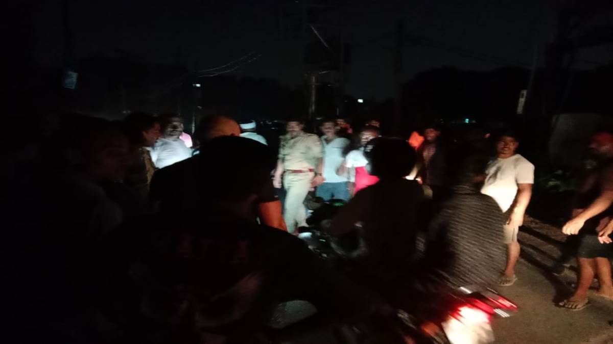 power outage in varanasi residents protest against negligence