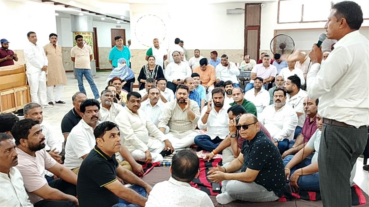 ncr ghaziabad news councillors protest property tax hike based on dm circle rate