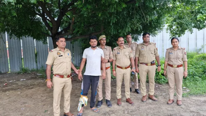ग्रेटर नोएडा पुलिस मुठभेड़ में मोटरसाइकिल चोर घायल, चोरी का माल बरामद। फोटो जागरण
