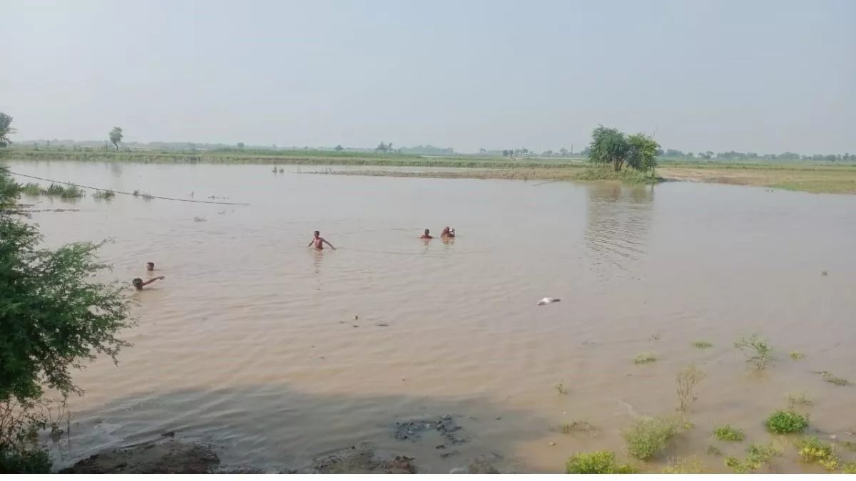 Samastipur News: गंगा का जलस्तर खतरे के निशान से 78 सेमी ऊपर, आबादी वाले क्षेत्र में फैलने लगा पानी