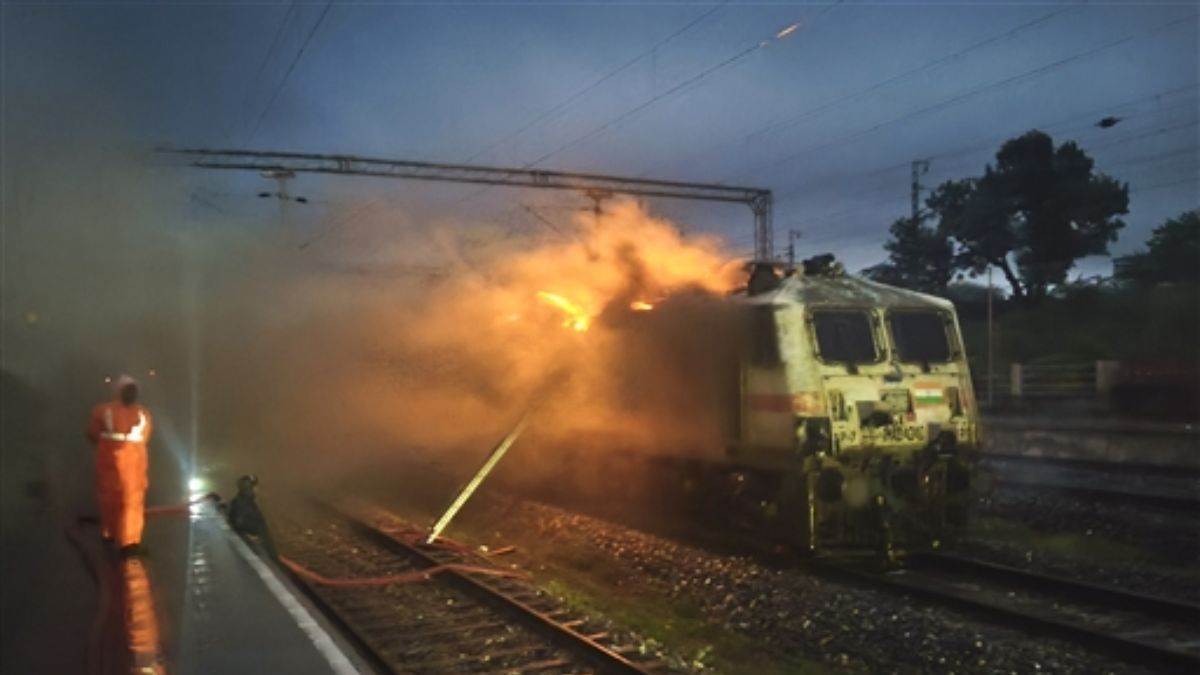 mumbai to delhi garib rath express engine fire passengers safe in rajasthan