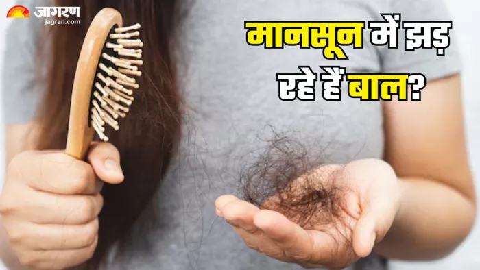 बारिश में झड़ते बालों से हैं परेशान? इस आसान हेयर पैक से पाएं छुटकारा (Picture Credit- Freepik)