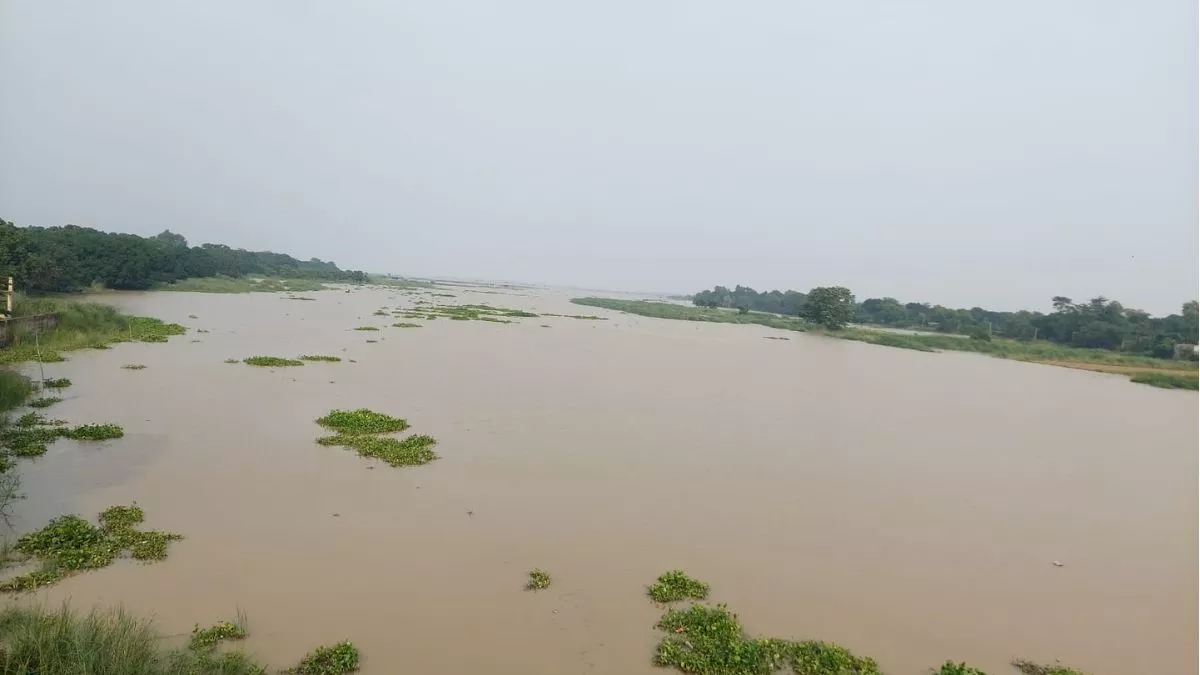 खगड़िया में बढ़ रहा गंगा और गंडक का जलस्तर, बढ़ाई गई तटबंधों की निगरानी