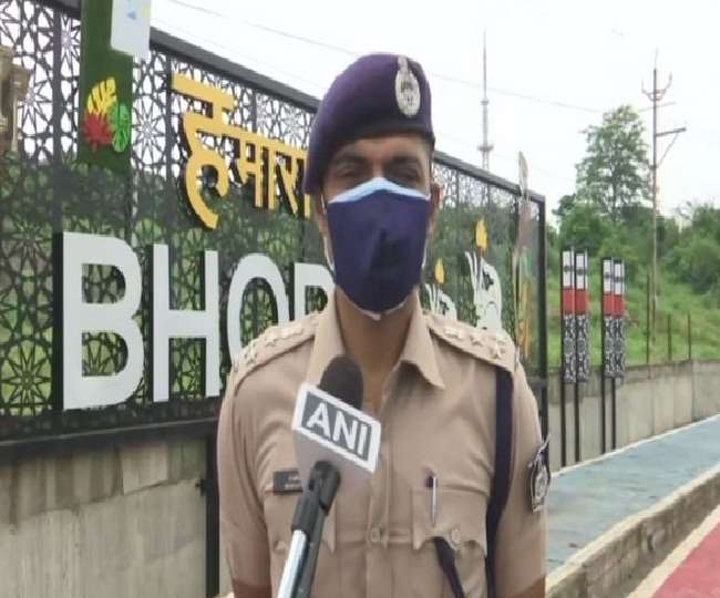 बिना इजाजत के भाजपा कार्यालय के बाहर प्रदर्शन करने वाले 27 शिक्षकों के खिलाफ केस दर्ज