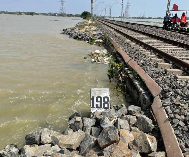 indian rail train will not run on jamalpur bhagalpur rail line due to floods wait two days