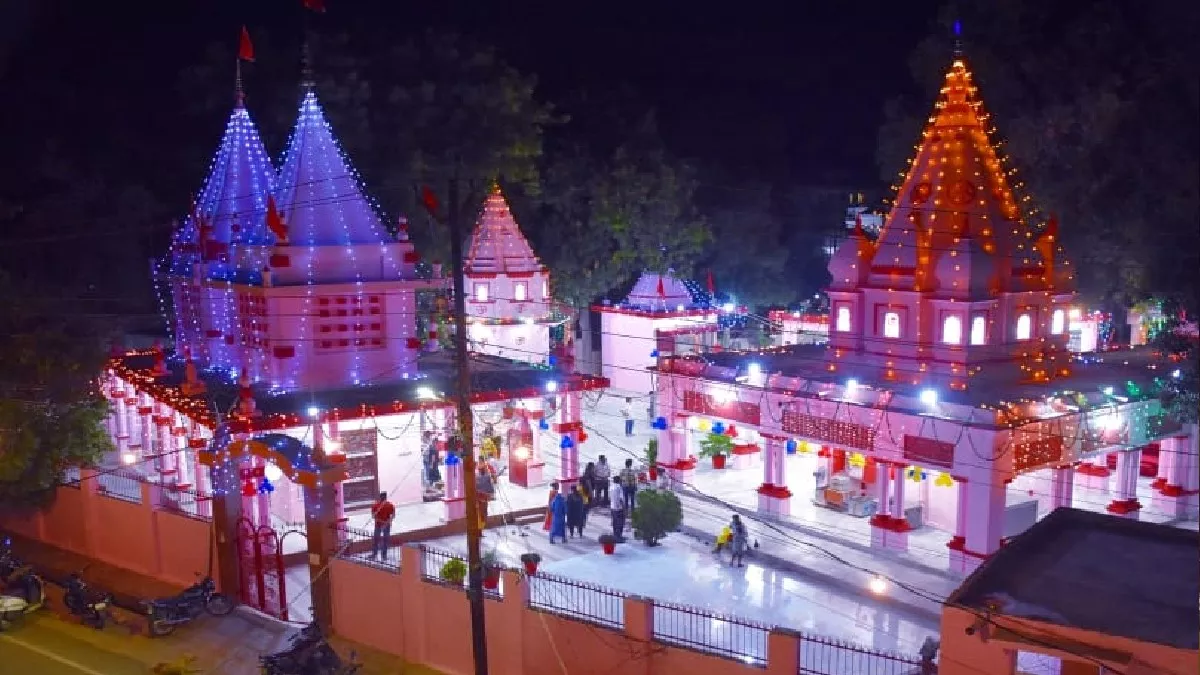 Janmashtami 2022: Shri Krishna जन्मोत्सव पर घर से मंदिरों तक छाया उल्‍लास, झांकियां कर रहीं मंत्रमुग्‍ध, देखें तस्‍वीरें