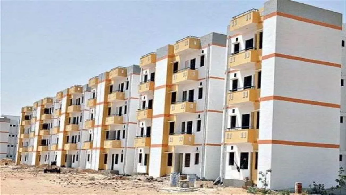 गोरखपुर में पीएम आवास योजना के तहत 33 सौ लाभार्थियों को आवास नहीं मिल पा रहा है। - प्रतीकात्मक तस्वीर