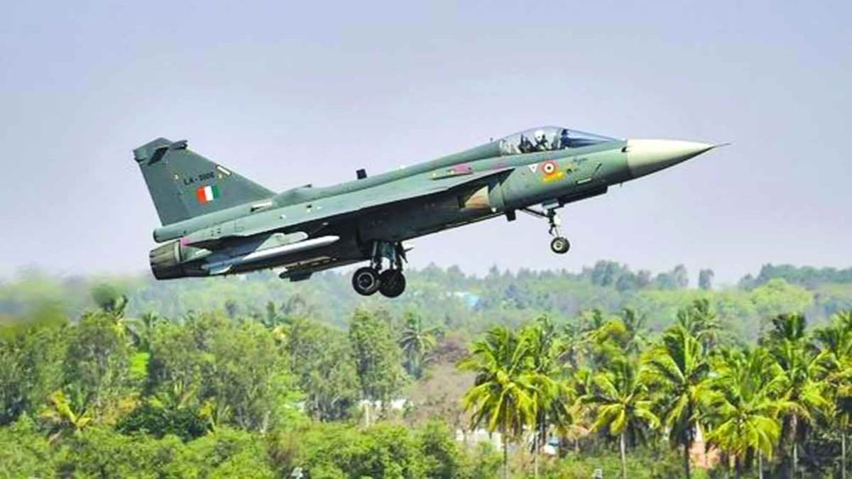 Tejas Aircraft: स्वदेशी लड़ाकू विमान तेजस से रक्षा सौदे में तेजी की उम्मीद, अपनी खूबियों के कारण कई देशों की बना पहली पसंद - Indigenous fighter aircraft Tejas ...
