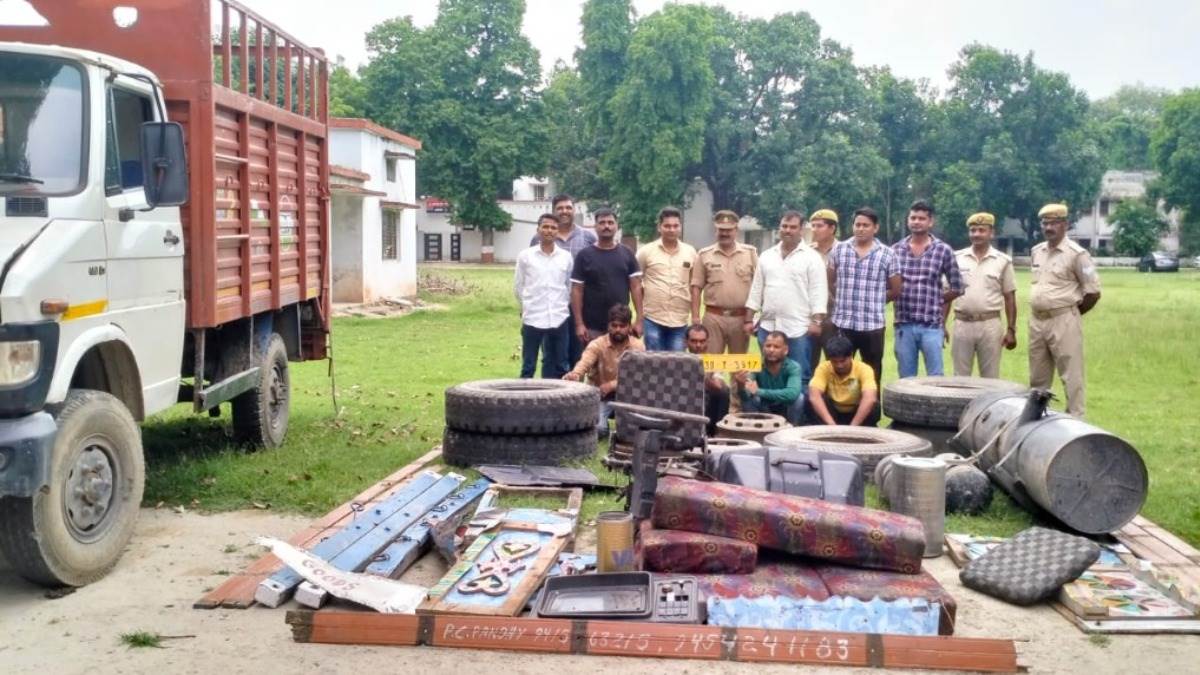 four members of inter state gang who sold stolen trucks arrested