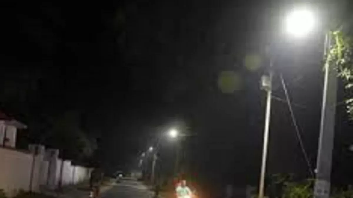 Aligarh News: एलईडी लाइट का सत्यापन नहीं हो सका पूरा, फर्जीवाड़े की शिकायत सीडीओ ने जांच के दिए थे आदेश