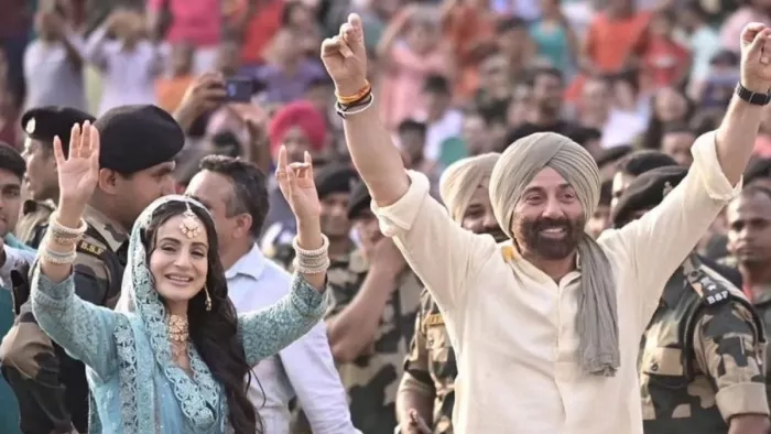 सनी देओल और अमीषा पटेल ने गदर 2 की सक्सेस का मनाया जश्न (Photo Credit-Instagram)
