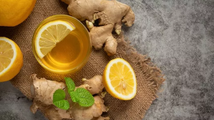 Ginger Benefits: सेहत के लिए बेहद फायदेमंद है अदरक, इस तरह करें डाइट में शामिल