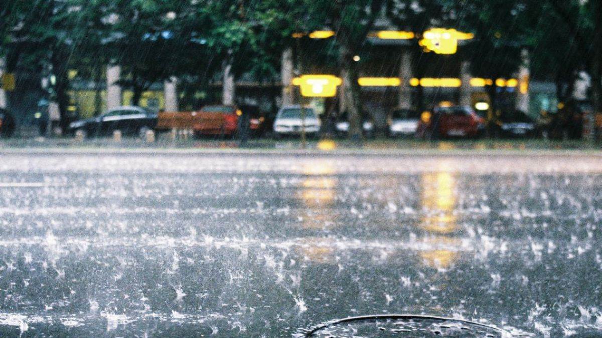 https://www.jagranimages.com/images/newimg/19082023/19_08_2023-normal_rain_23505615_65140344.jpg