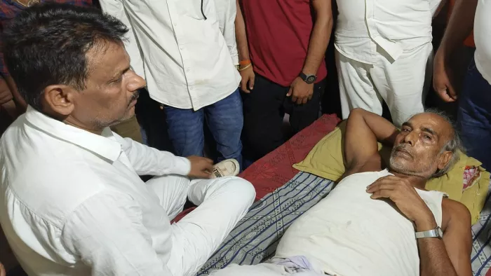 पत्रकार विमल हत्याकांड : पिता बोले- नहीं चाहिए 20 हजार की सरकारी 'भीख', बेटे का क्रिया-कर्म करने में सक्षम हूं