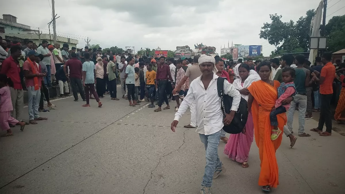 औरंगाबाद में कस्तूरबा की छात्रा की मौत से भड़का आक्रोश, 3 घंटे जाम रहा जीटी रोड