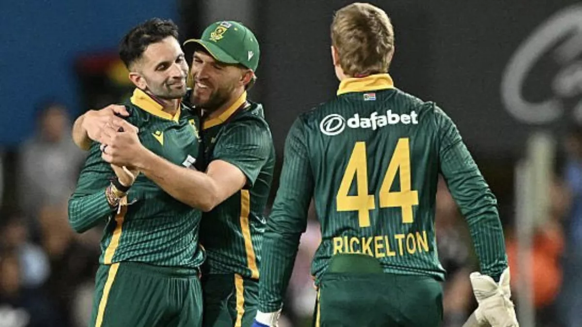 AUS vs SA 1st ODI: एडेन मार्कराम के तूफान के बाद Keshav Maharaj ने खोला पंजा, घर पर ऑस्‍ट्रेलिया की हुई किरकिरी