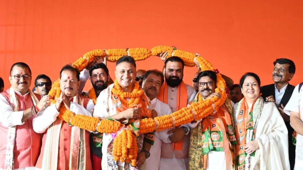 politics in bhojpur region heated up after former ips officer joined bjp