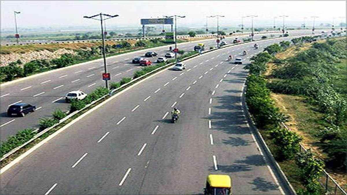 https://www.jagranimages.com/images/newimg/19082025/19_08_2025-bundelkhand_expressway_24017915.jpg