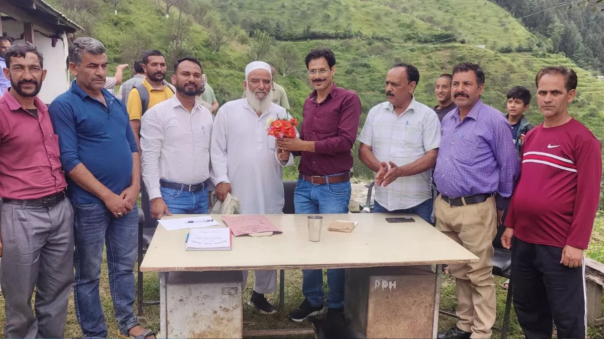 चंबा में उद्यान विभाग द्वारा लगाए गए सेब के बगीचे की नीलामी संपन्न, 3.50 लाख में लगी सबसे महंगी बोली