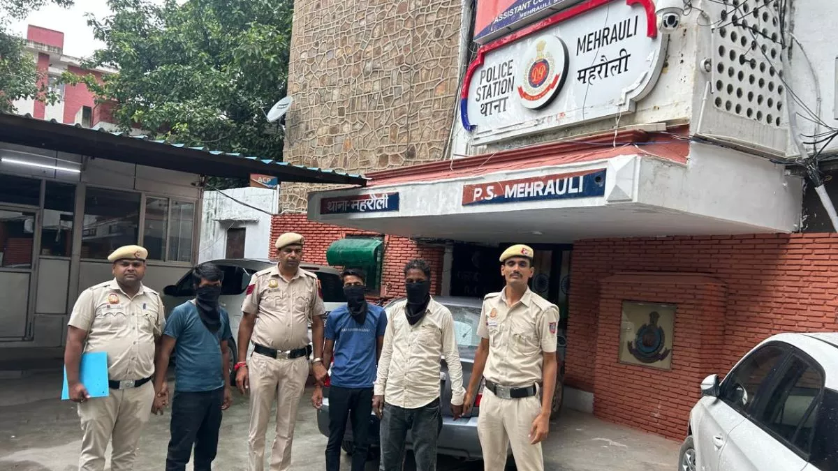 दोस्तों संग मिलकर पत्नी की हत्या कर कब्रिस्तान में दफनाया शव; पुलिस ने खोदकर निकाली लाश और फिर...