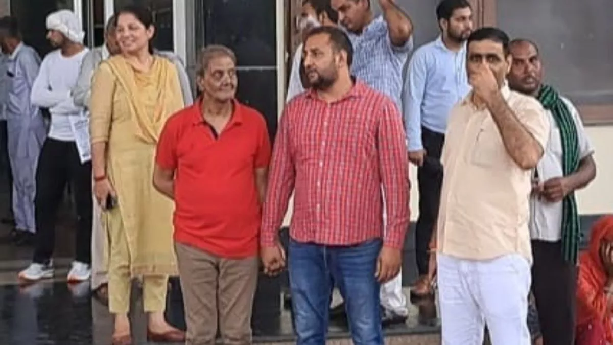 गजब! 12 एकड़ की एक जमीन को 10 लोगों ने कइयों को बेचा, अब ACB ने 10वें आरोपी को धर दबोचा