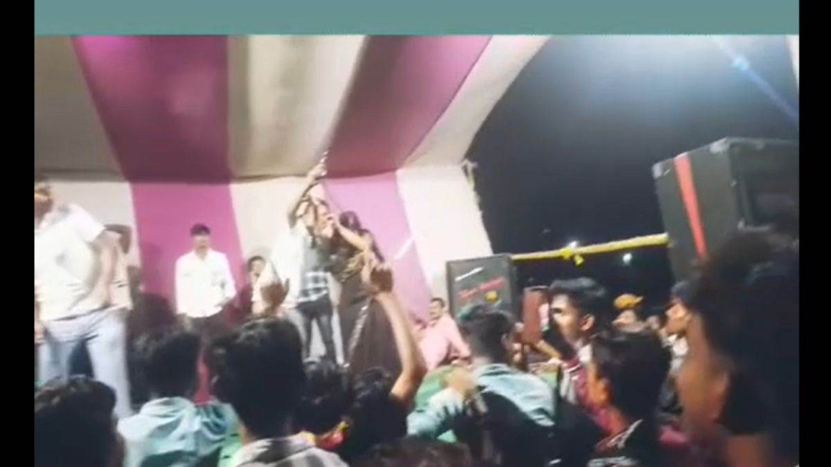 https://www.jagranimages.com/images/newimg/19082025/19_08_2025-firing_during_dance_24017850.jpg