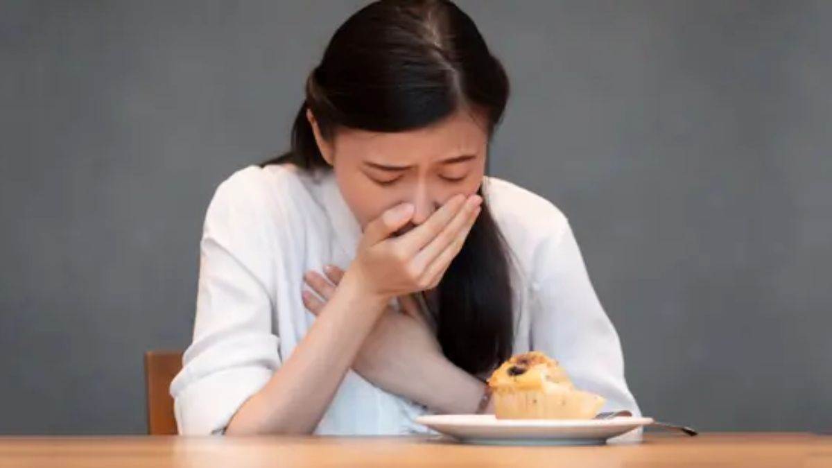 https://www.jagranimages.com/images/newimg/19082025/19_08_2025-food_poisining_24017499.jpg