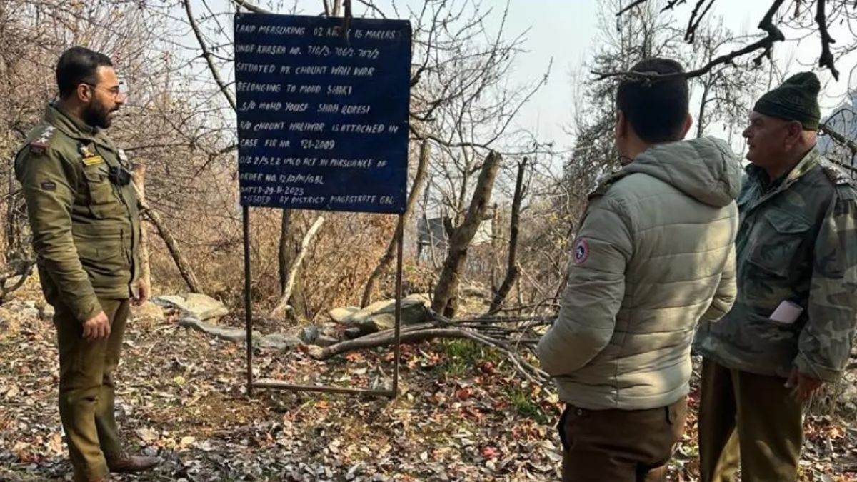 https://www.jagranimages.com/images/newimg/19082025/19_08_2025-kashmir_news_24018462.jpg