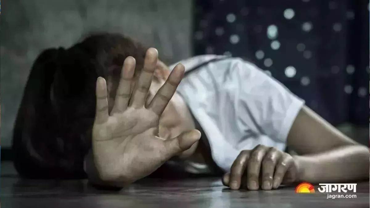 https://www.jagranimages.com/images/newimg/19082025/19_08_2025-molestation_24018100.jpg