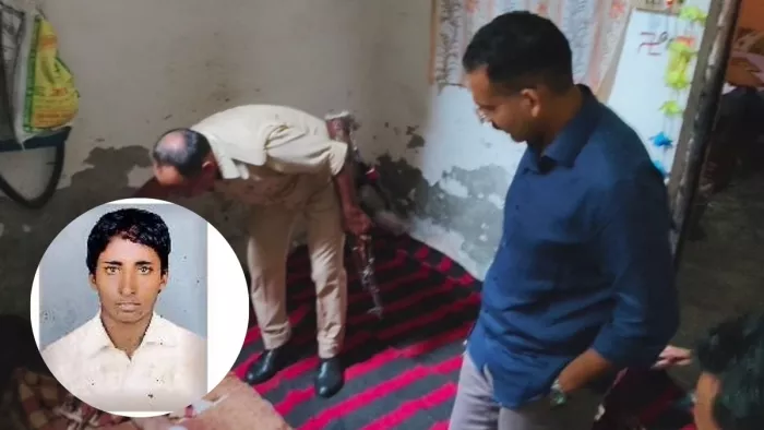 बुढ़ाना में मृतक मोनू की फाइल फोटो और उसके घर में जांच करते एसपी देहात आदित्य बंसल। जागरण