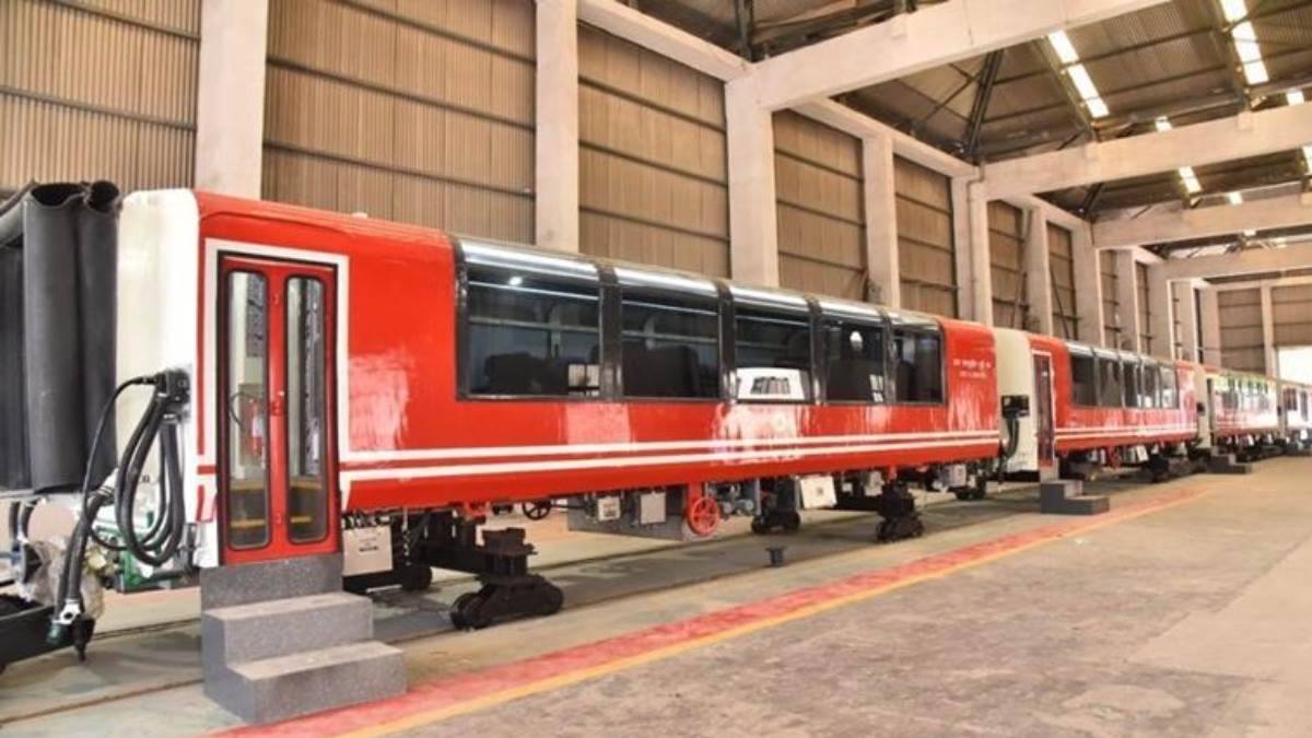 https://www.jagranimages.com/images/newimg/19082025/19_08_2025-new_coaches_24017854.jpg