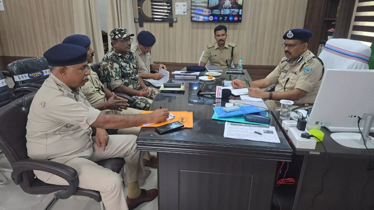15 लाख का इनामी Naxalite Commande नितेश यादव को जिंदा पकड़ने पर जोर, बिहार-झारखंड की पुलिस ने बनाई रणनीति