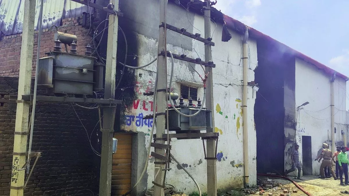 पटियाला में बर्तन फैक्ट्री में शार्ट सर्किट से लगी आग, एक मजदूर की मौत; तीन घायल